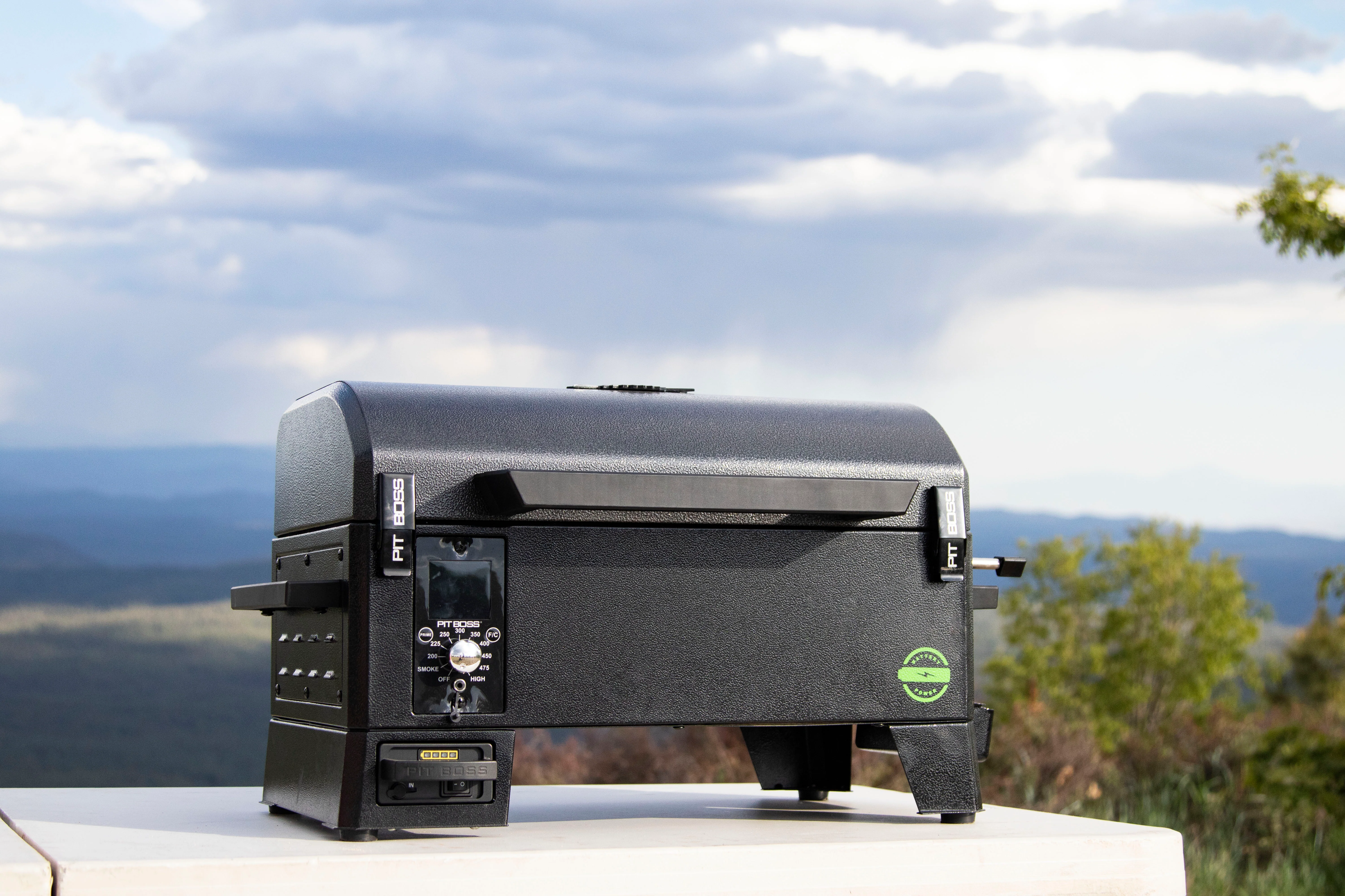 Portable Battery Powered Wood Pellet Grill w/ Black Handle - Image 4